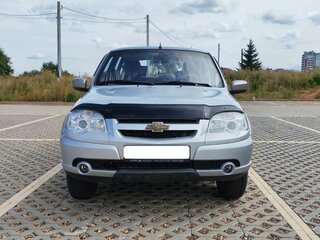 2016 Chevrolet Niva I Рестайлинг, серебристый, 550000 рублей, вид 2
