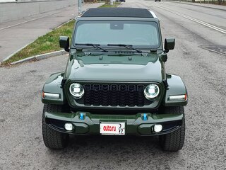 2023 Jeep Wrangler 4xe IV (JL) Рестайлинг, зелёный, 7200000 рублей, вид 2