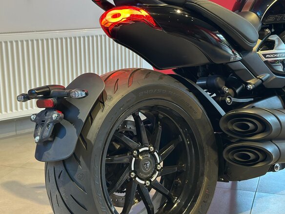 2024 Triumph Rocket III, чёрный, 3600000 рублей - вид 6