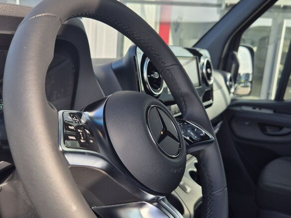 2024 Mercedes-Benz Sprinter, чёрный - вид 5