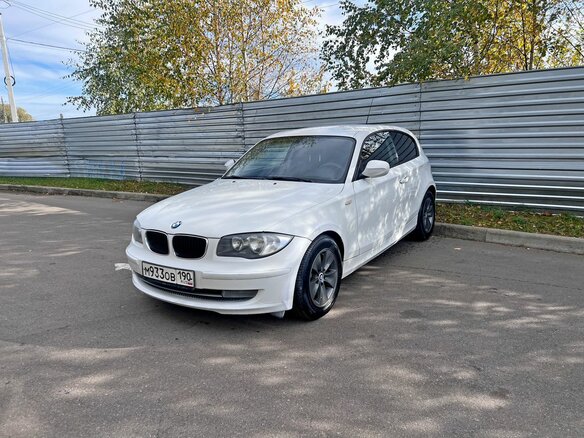 2010 BMW 1 серии 116i I (E81/E82/E87/E88) Рестайлинг, белый, 595000 рублей