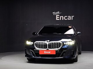2026 BMW 5 серии 520i VIII (G60/G61/G68), синий, 8327000 рублей, вид 2