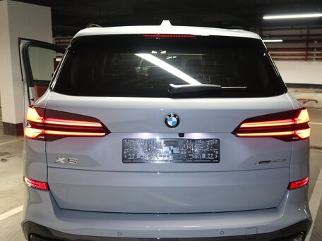 2026 BMW X5 40d IV (G05/G18) Рестайлинг, серебристый, 17000000 рублей, вид 3
