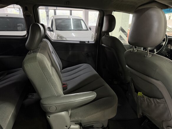 2005 Dodge Caravan 4-speed IV, белый - вид 10