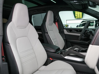 2026 Porsche Cayenne GTS III Рестайлинг, серый, 25990000 рублей, вид 2