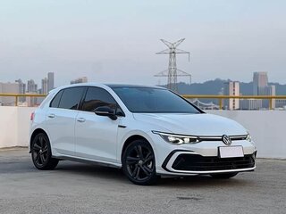 2022 Volkswagen Golf VIII, белый, 2000000 рублей, вид 1