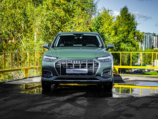 2021 Audi Q5 45 TFSI II (FY) Рестайлинг, зелёный, 4090000 рублей, вид 2