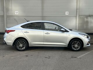 2017 Hyundai Solaris II, серебристый, 1159000 рублей, вид 4