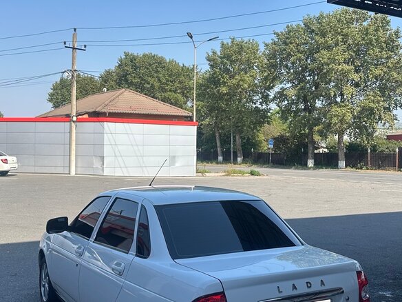 2017 Lada (ВАЗ) Priora I Рестайлинг, белый, 865000 рублей - вид 4