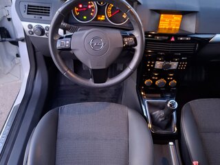2013 Opel Astra H Рестайлинг, белый, 749000 рублей, вид 5