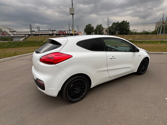 2016 Kia Ceed II Рестайлинг, белый, 1299000 рублей - вид 13