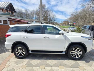 2018 Toyota Fortuner II, белый, 3430000 рублей, вид 5