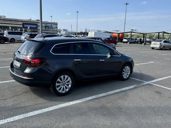 2013 Opel Astra J Рестайлинг, серый - вид 2