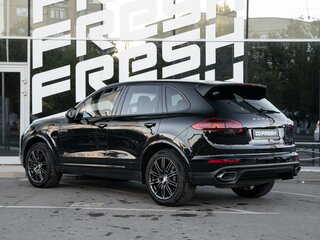 2017 Porsche Cayenne Diesel II Рестайлинг (958), чёрный, 4600000 рублей, вид 2
