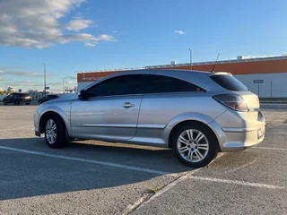 2007 Opel Astra GTC H Рестайлинг, серебристый, 400000 рублей, вид 3
