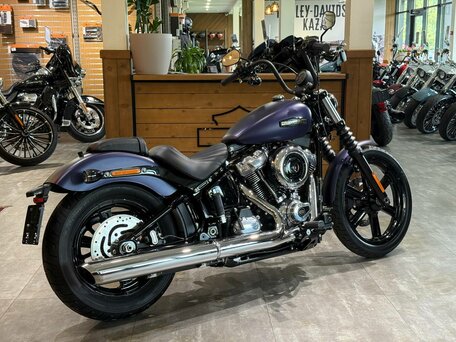2025 Harley-Davidson Street Bob, фиолетовый, 2290000 рублей, вид 3