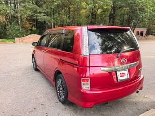 2012 Toyota ISis I Рестайлинг, красный, 1300000 рублей, вид 5
