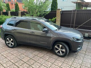 2020 Jeep Cherokee V (KL) Рестайлинг, серый, 3380000 рублей, вид 2