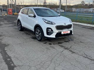 2019 Kia Sportage IV Рестайлинг, белый, 2115000 рублей, вид 3