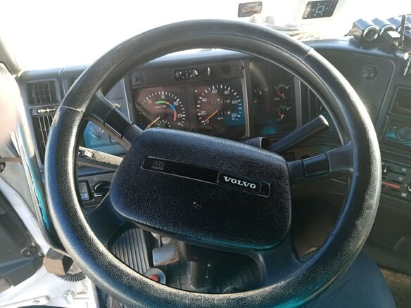 1997 Volvo FH, белый, 2100000 рублей - вид 3