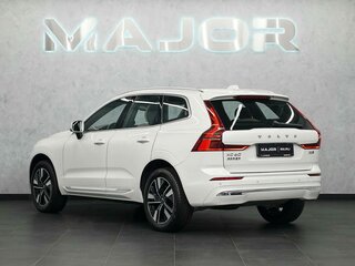 2025 Volvo XC60 II Рестайлинг, белый, 6305000 рублей, вид 2
