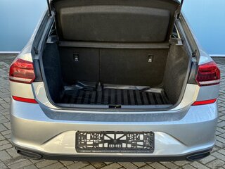 2021 Volkswagen Polo VI, серебристый, 1580000 рублей, вид 4