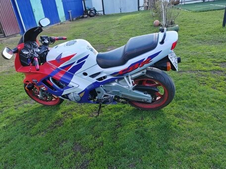 1995 Honda CBR 600F, красный, 325000 рублей, вид 1