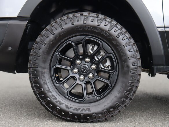 2026 Ram 1500 Crew Cab V Рестайлинг, серебристый, 10490000 рублей - вид 11