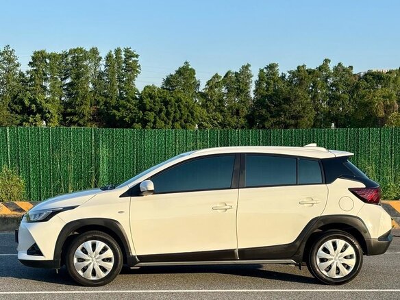 2021 Toyota Yaris L XP150 Рестайлинг, белый - вид 5