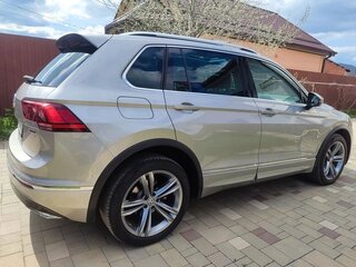 2019 Volkswagen Tiguan II, серый, 2750000 рублей, вид 3