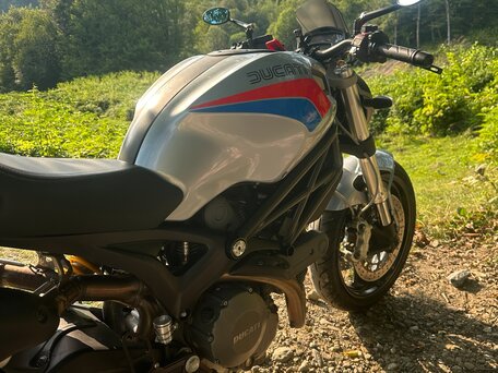2012 Ducati Monster 696, серебристый, 425000 рублей, вид 2
