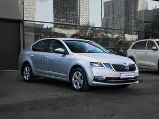 2018 Skoda Octavia III (A7) Рестайлинг, серый, 2100000 рублей, вид 3