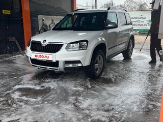 2015 Skoda Yeti I Рестайлинг, белый, 1100000 рублей, вид 3
