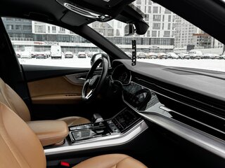 2019 Audi Q8 55 TFSI I (4M), чёрный, 5150000 рублей, вид 4