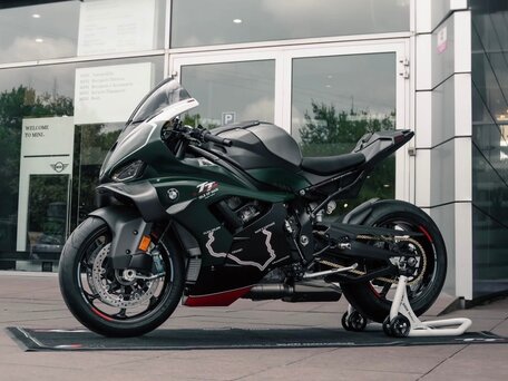 2026 BMW M 1000 RR, зелёный, 7990000 рублей, вид 3