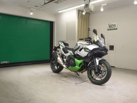 2025 Kawasaki ZX-7 Ninja, белый, 1050000 рублей, вид 3