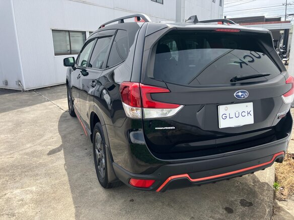 2023 Subaru Forester V Рестайлинг, чёрный, 2579100 рублей - вид 3