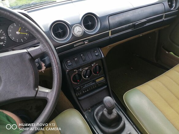 1984 Mercedes-Benz W123 300, белый, 255555 рублей - вид 5