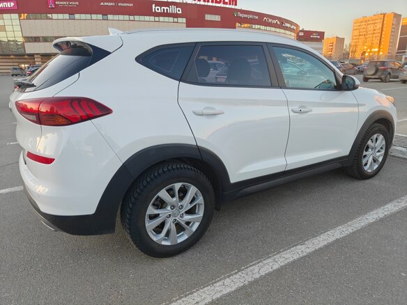 2019 Hyundai Tucson III Рестайлинг, белый, 2350000 рублей - вид 5