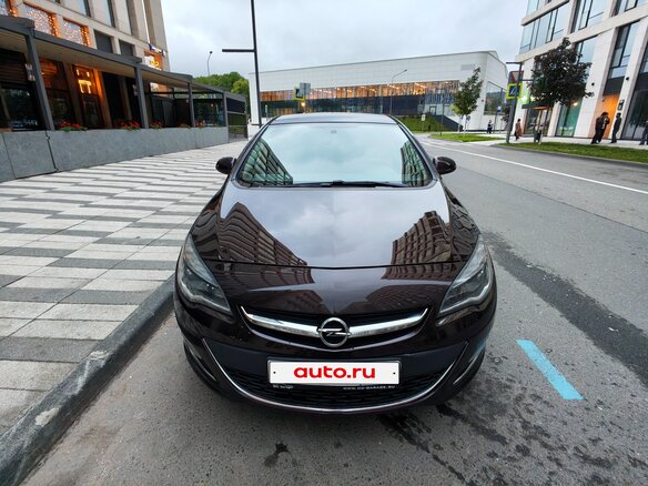 2013 Opel Astra J Рестайлинг, коричневый, 825000 рублей - вид 5