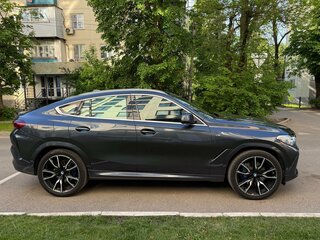 2022 BMW X6 30d III (G06), серый, 8950000 рублей, вид 4