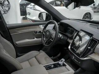 2025 Volvo XC90 T8 II Рестайлинг 2, чёрный, 13059665 рублей, вид 5