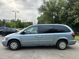 2005 Chrysler Town & Country IV Рестайлинг, голубой, 425000 рублей, вид 4