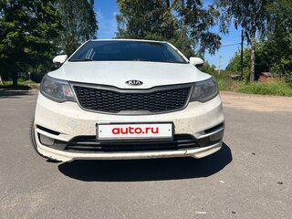 2013 Kia Rio 4-speed III, белый, 600000 рублей, вид 2