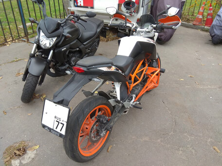 2013 KTM 390 Duke, белый, 360000 рублей, вид 5