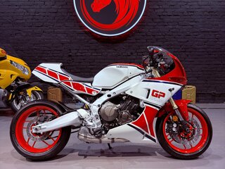 2024 Yamaha XSR900, красный, 915000 рублей, вид 2