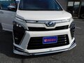 2021 Toyota Voxy III (R80) Рестайлинг, белый, 2010000 рублей - вид 2