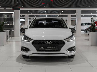 2019 Hyundai Solaris II, белый, 1495000 рублей, вид 3