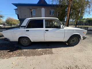 1993 Lada (ВАЗ) 2105, белый, 60000 рублей, вид 3
