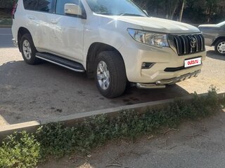 2018 Toyota Land Cruiser Prado 150 Series Рестайлинг 2, белый, 4990000 рублей, вид 5